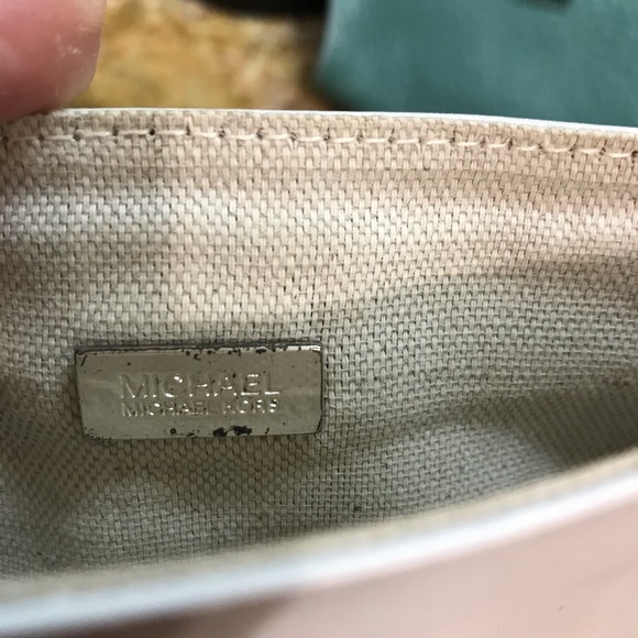 Michael kors wristlet - NEW- NWOT - Picture 7 of 8